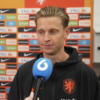 Frenkie de Jong voor de camera van SBS6
