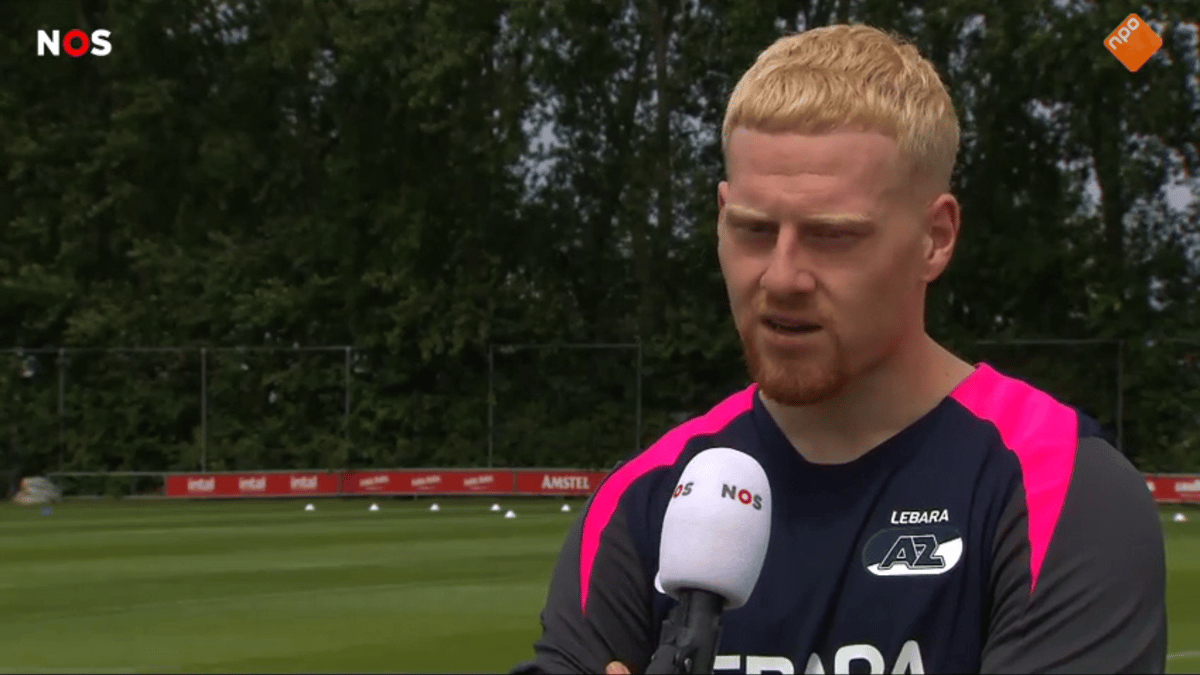 Mexx Meerdink voor de camera van de NOS