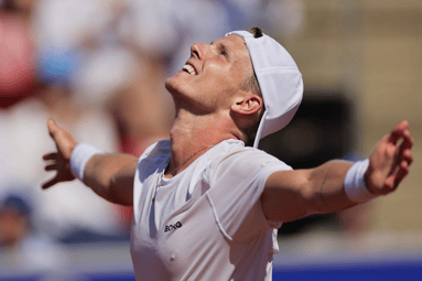 Jesper de Jong viert een punt