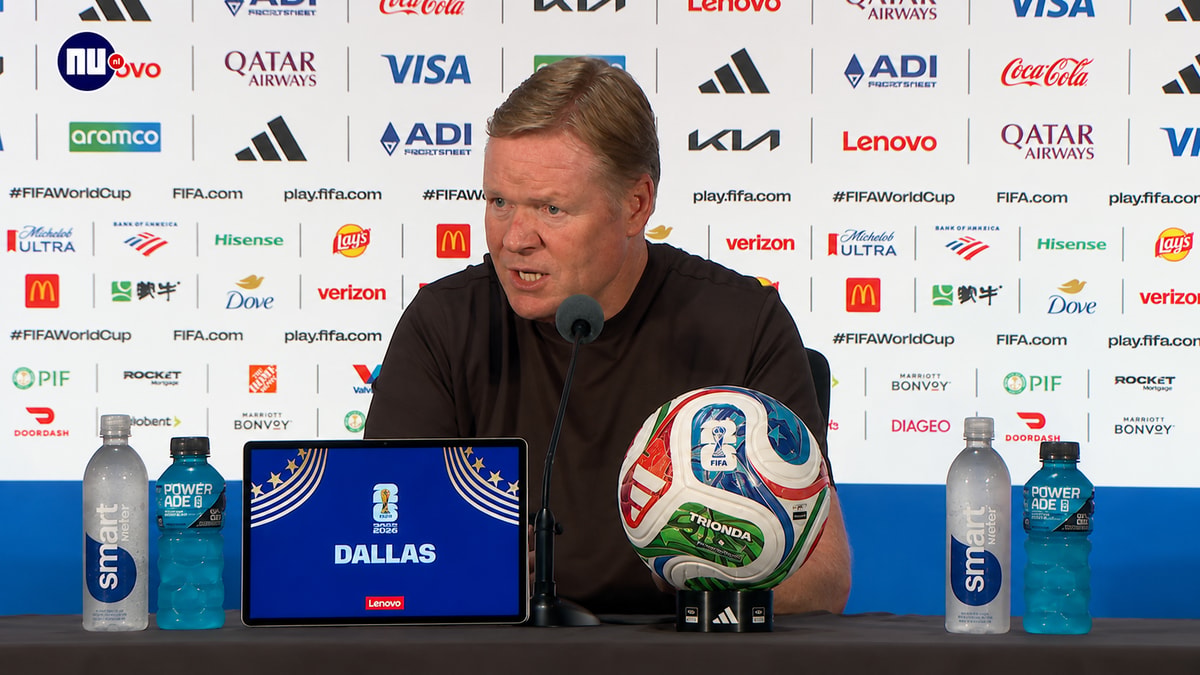 Ronald Koeman tijdens de persconferentie