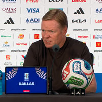 Ronald Koeman tijdens de persconferentie