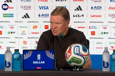 Ronald Koeman tijdens de persconferentie