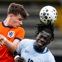 Wouter Goes in duel om de bal