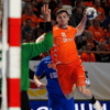 Kay Smits in actie bij de Nederlandse handballers