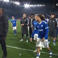 Emmanuel Emegha wordt uitgefloten door zijn eigen fans