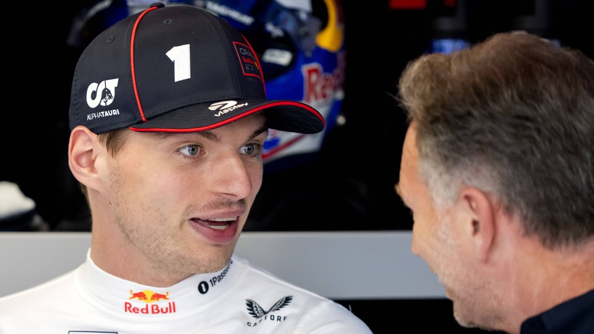 Max Verstappen in gesprek met Christian Horner