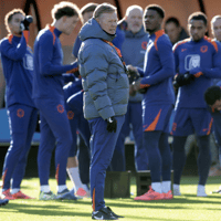 Ronald Koeman tijdens de training van het Nederlands elftal