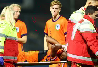 Antoni Milambo raakt zwaar geblesseerd bij Jong Oranje