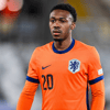 Antoni Milambo in actie voor Jong Oranje