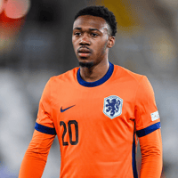 Antoni Milambo in actie voor Jong Oranje