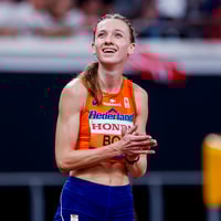 Femke Bol flikt het en is wereldkampioen!