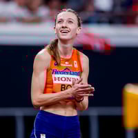 Femke Bol flikt het en is wereldkampioen!