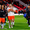 Het Nederlands elftal bedankt het publiek