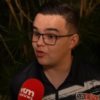 Gian van Veen voor de camera van Sportnieuws.nl