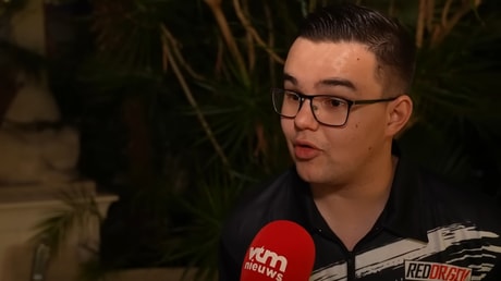 Gian van Veen voor de camera van Sportnieuws.nl