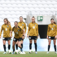 De Oranje Leeuwinnen tijdens een training in Cork