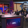 De studio van ESPN met Xavi Hernández op de achtergrond.