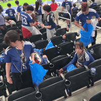Japanse supporters verbazen Texas met grote schoonmaak na gelijkspel tegen Oranje