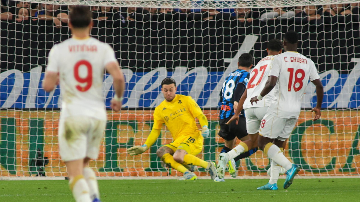 Justin Bijlow in actie bij Genoa