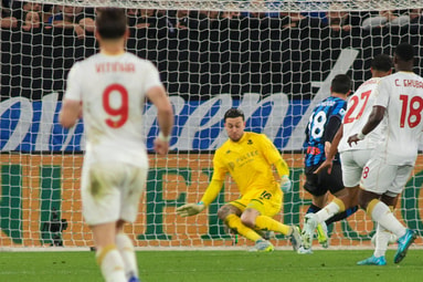 Justin Bijlow in actie bij Genoa