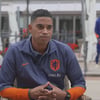 Michael Reiziger voor de camera van ESPN