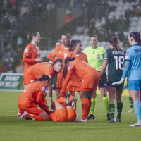 Het moment van Jackie Groenen tijdens Ierland - Nederland (3-2)