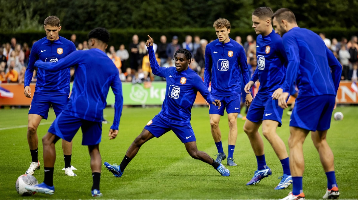 Het Nederlands elftal tijdens de training