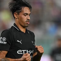 Tijjani Reijnders scoort voor Manchester City