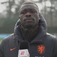 Brian Brobbey voor de camera van ESPN