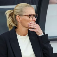 Sarina Wiegman ziet vanaf de zijlijn een dramatische penaltyserie