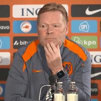 Ronald Koeman tijdens de persconferentie van Oranje