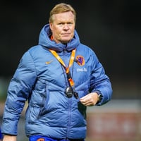 Bondscoach Ronald Koeman tijdens de persconferentie van Oranje