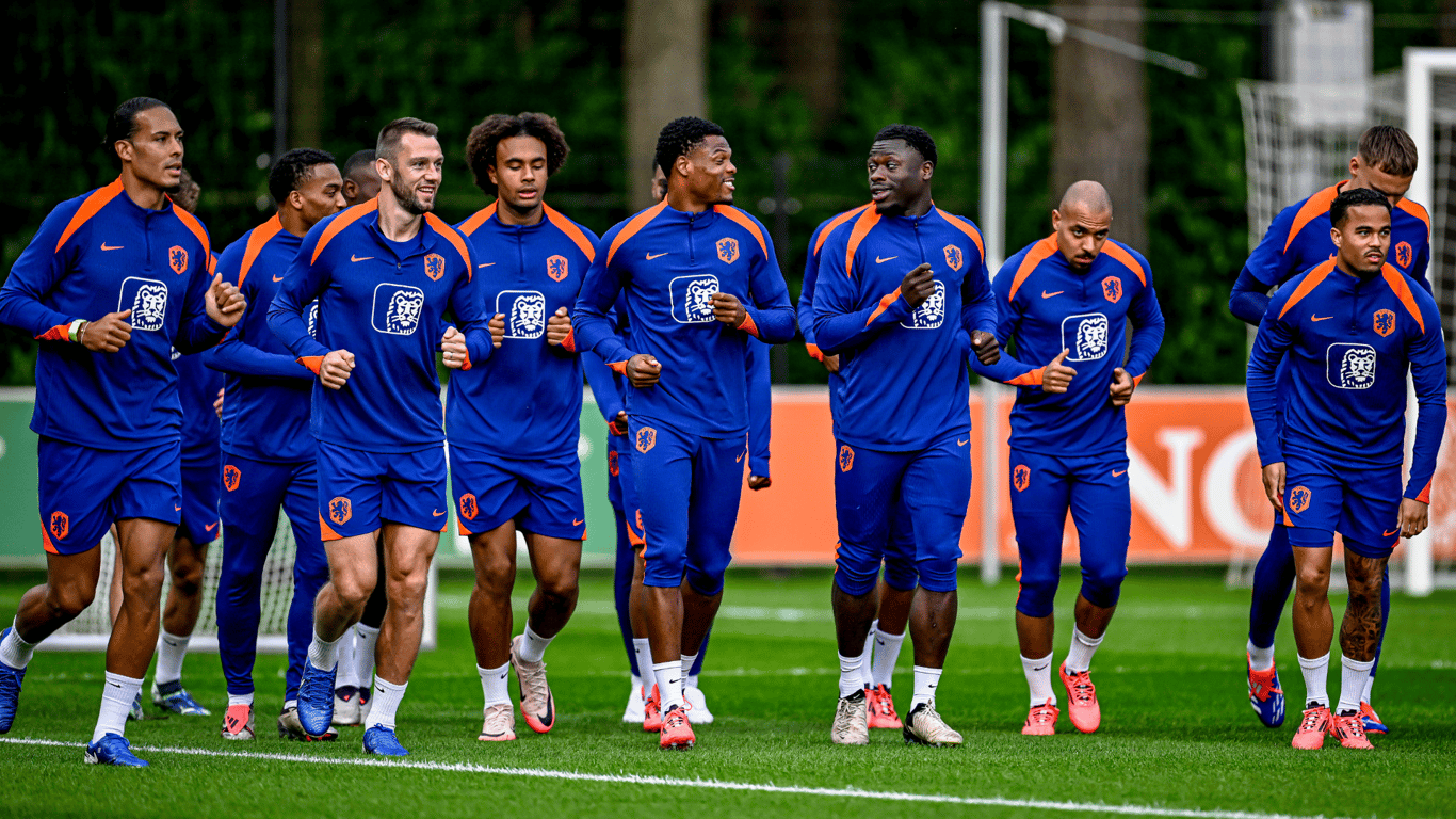 Het Nederlands elftal tijdens de training