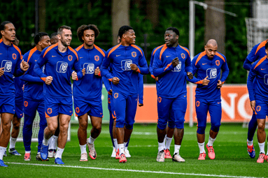 Het Nederlands elftal tijdens de training