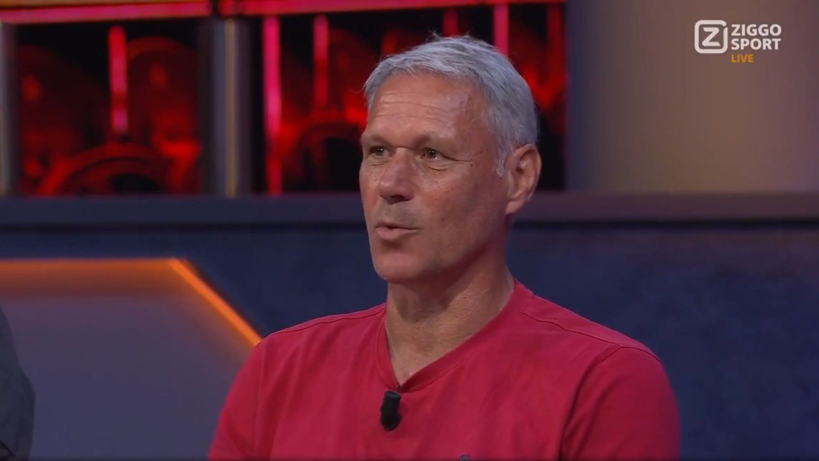 Marco van Basten aan tafel bij Rondo