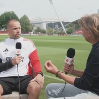 John Heitinga in gesprek met Hans Kraay junior