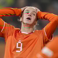 Vivianne Miedema baalt na een gemiste kans bij de Oranje Leeuwinnen