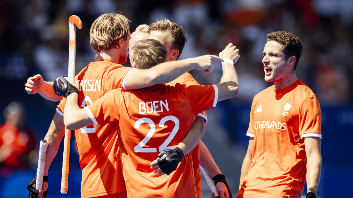 De Nederlandse hockeymannen tijdens de olympische finale in Parijs