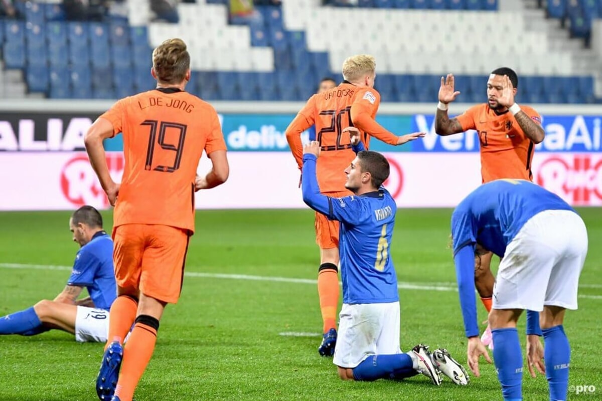 Donny van de Beek in actie voor het Nederlands elftal