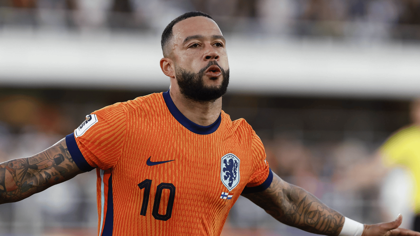 Memphis Depay scoort voor het Nederlands elftal
