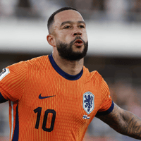 Memphis Depay scoort voor het Nederlands elftal