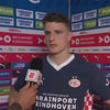 Guus Til voor de camera van ESPN