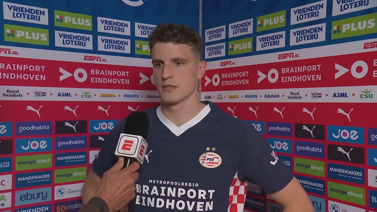 Guus Til voor de camera van ESPN