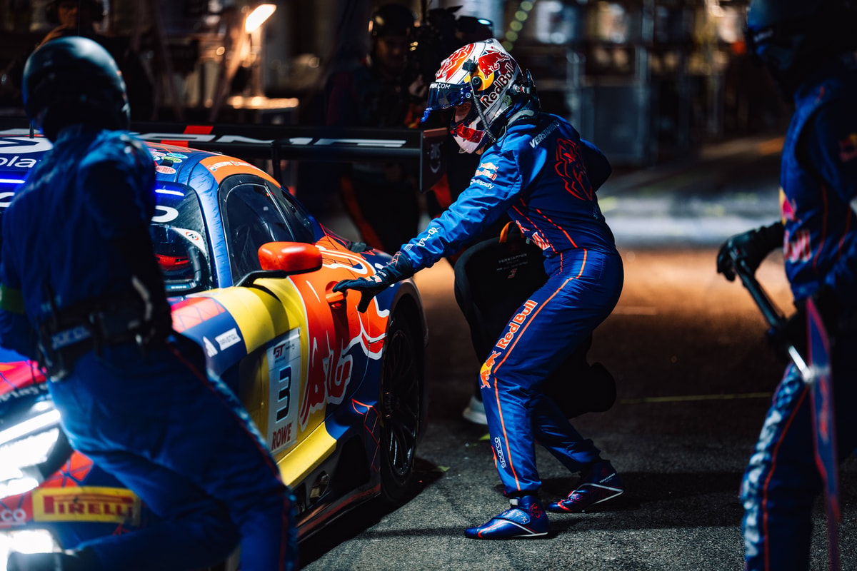 Max Verstappen heeft geen hoge ogen kunnen gooien bij de GT-race in Portugal.