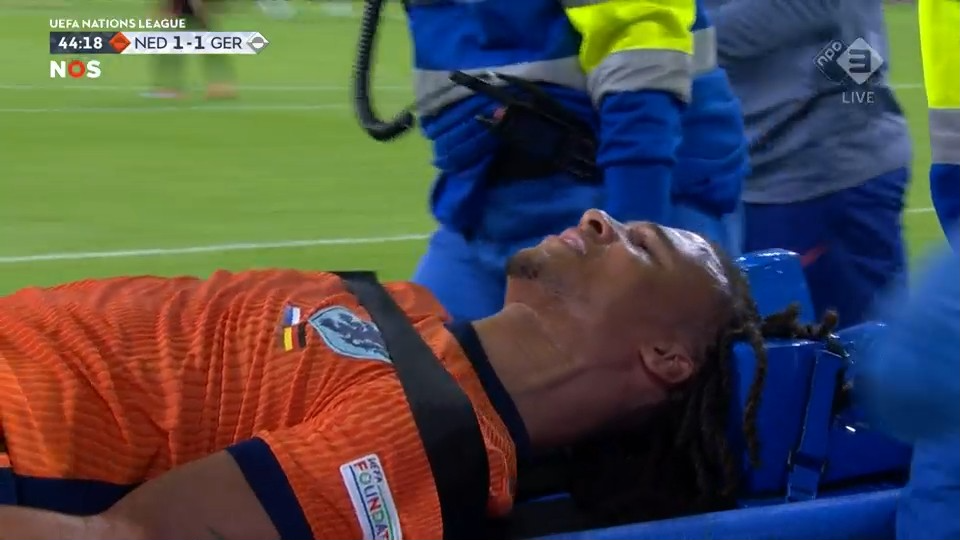 Nathan Aké raakte geblesseerd tijdens Nederland - Duitsland in de Nations League