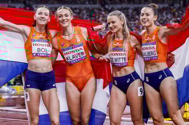 Femke Bol, Lieke Klaver, Eveline Saalberg en Lisanne De Witte