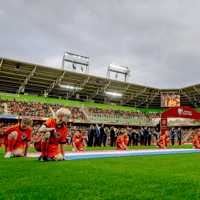 Het Nederlands elftal speelde voor de eerste keer ooit in de Euroborg