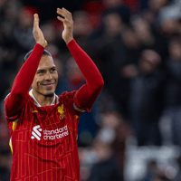 Virgil van Dijk in het shirt van Liverpool