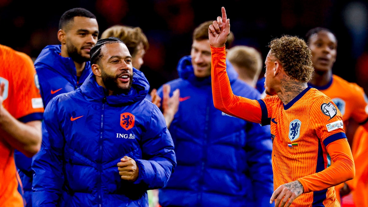 Noa Lang en Memphis Depay bij het Nederlands elftal