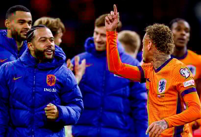 Noa Lang en Memphis Depay bij het Nederlands elftal